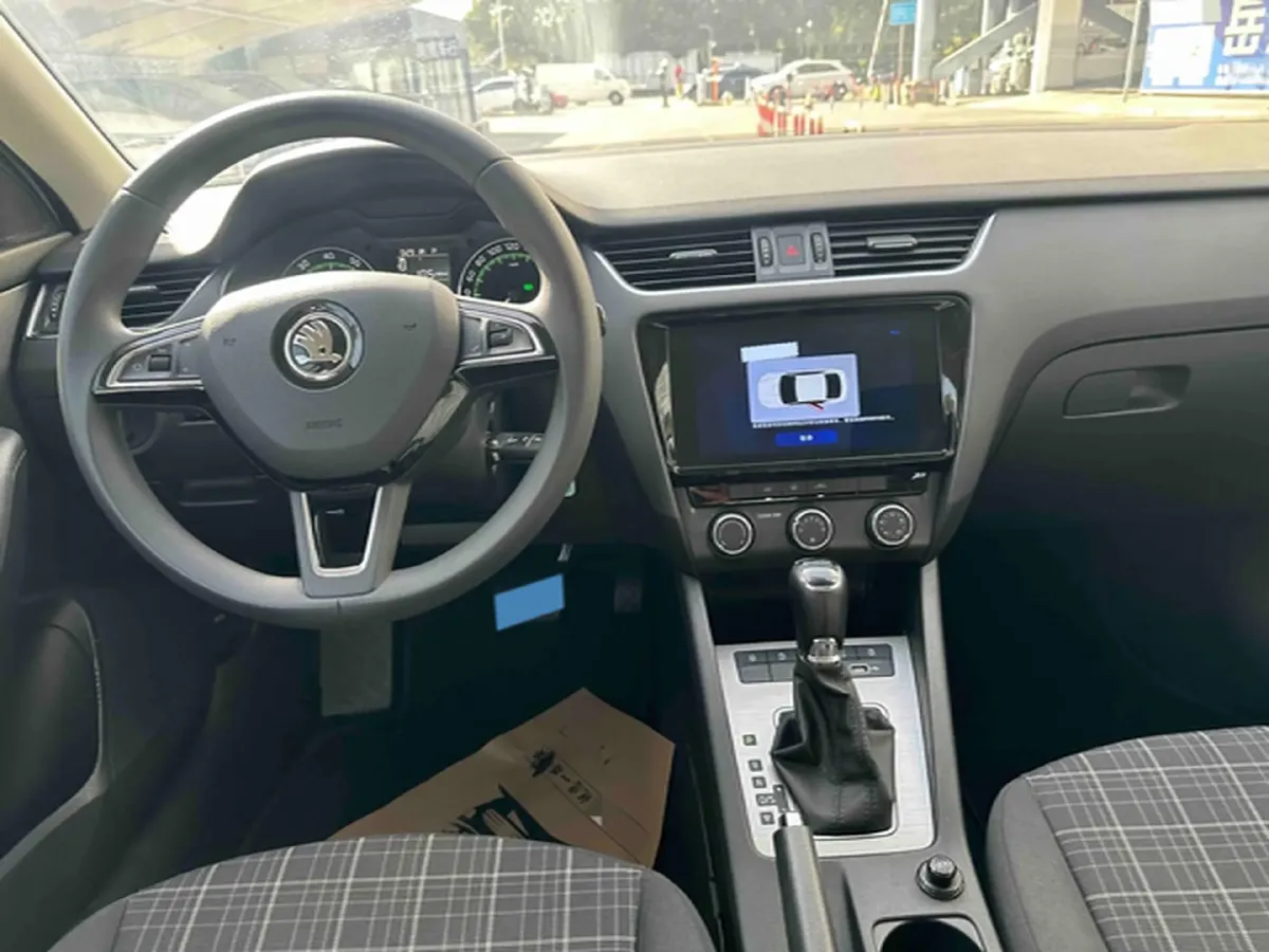 2019 Skoda Octavia 1.5L 116HP L4 6AT,autocango,china used car exporter,china ev exporter,chinese used car exporter,chinese used ev exporter