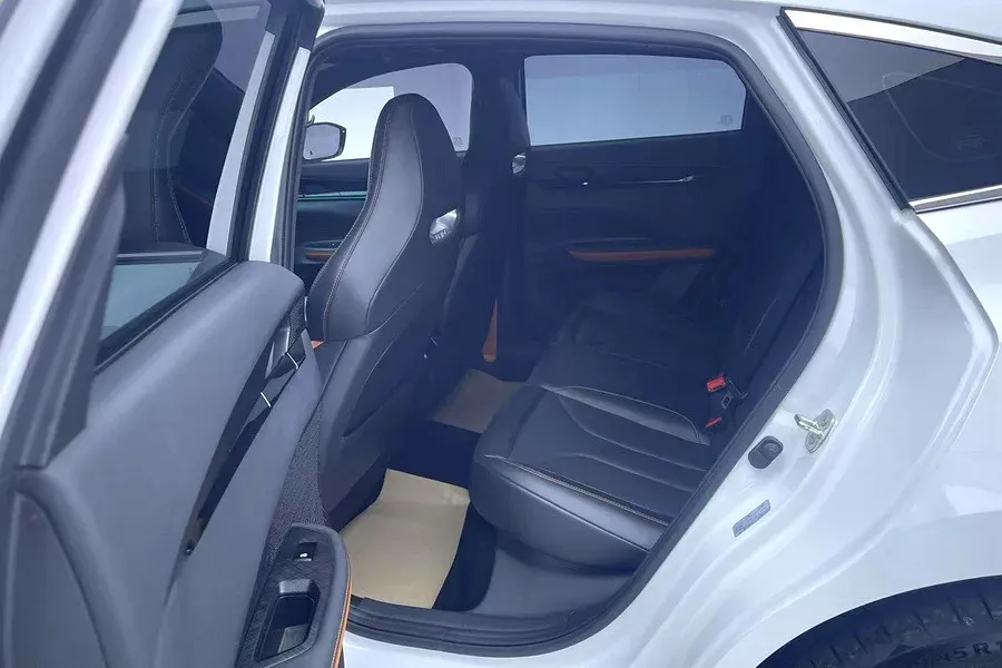 2025 ChangAn UNI-V 1.5T 192HP L4 7DCT,autocango,china used car exporter,china ev exporter,chinese used car exporter,chinese used ev exporter