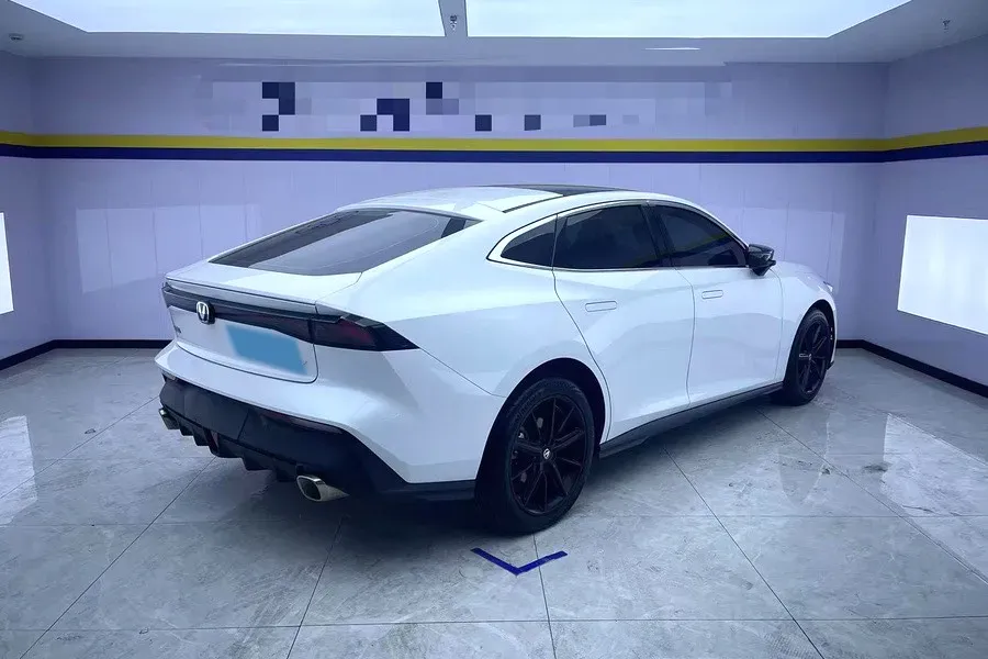 2025 ChangAn UNI-V 1.5T 192HP L4 7DCT,autocango,china used car exporter,china ev exporter,chinese used car exporter,chinese used ev exporter