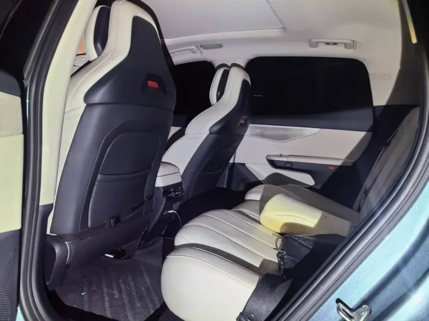 2024 LYNK&CO 07 EM-P 1.5T 163HP L4 3DHT PHEV 18.99KWH,autocango,china used car exporter,china ev exporter,chinese used car exporter,chinese used ev exporter