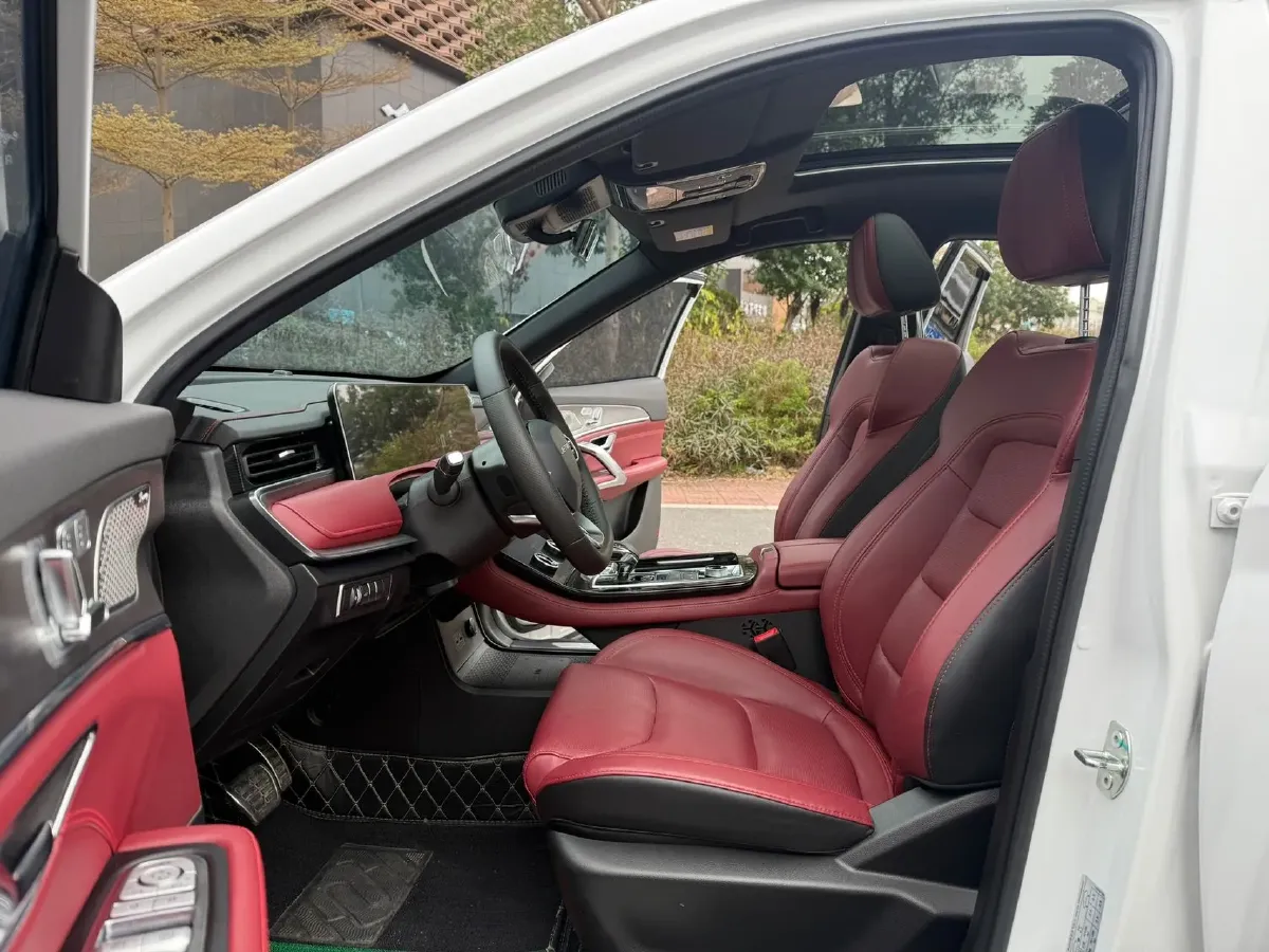 2021 Chery Tiggo 8 Plus 1.6T 197HP L4 7DCT,autocango,china used car exporter,china ev exporter,chinese used car exporter,chinese used ev exporter