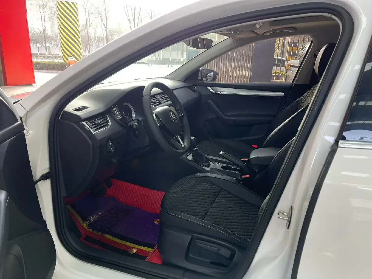 2020 Skoda Octavia 1.5L 113HP L4 6AT,autocango,china used car exporter,china ev exporter,chinese used car exporter,chinese used ev exporter