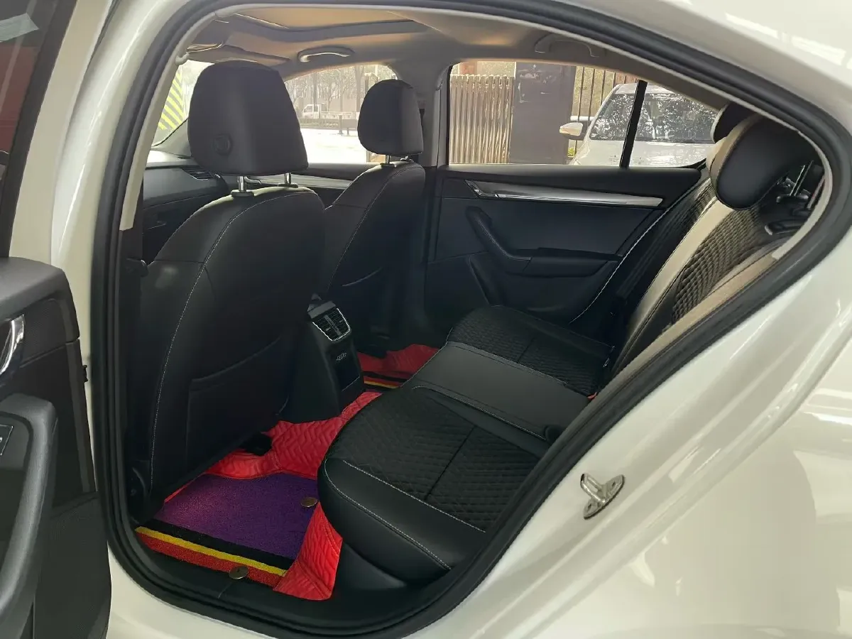 2020 Skoda Octavia 1.5L 113HP L4 6AT,autocango,china used car exporter,china ev exporter,chinese used car exporter,chinese used ev exporter