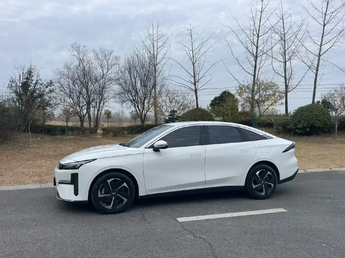 2023 Geely Galaxy L6 1.5T 163HP L4 3DHT PHEV,autocango,china used car exporter,china ev exporter,chinese used car exporter,chinese used ev exporter