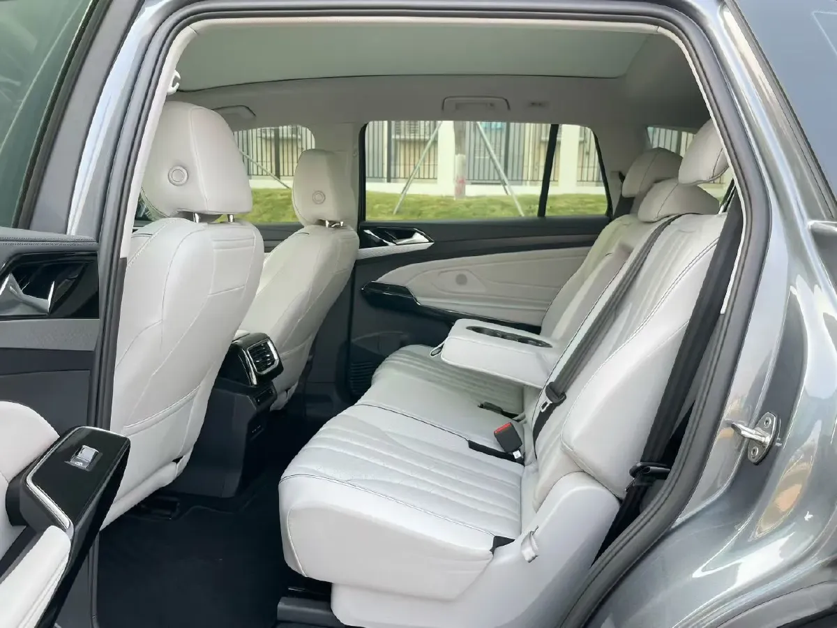 2021 Volkswagen ID.6 Crozz BEV 62.6KWH,autocango,china used car exporter,china ev exporter,chinese used car exporter,chinese used ev exporter