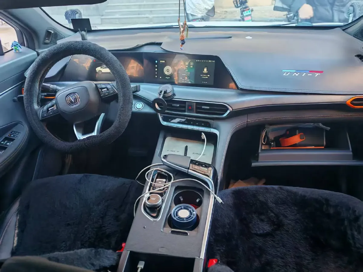 2022 ChangAn UNI-T 1.5T 188HP L4 7DCT,autocango,china used car exporter,china ev exporter,chinese used car exporter,chinese used ev exporter