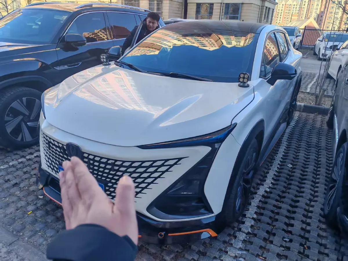 2022 ChangAn UNI-T 1.5T 188HP L4 7DCT,autocango,china used car exporter,china ev exporter,chinese used car exporter,chinese used ev exporter