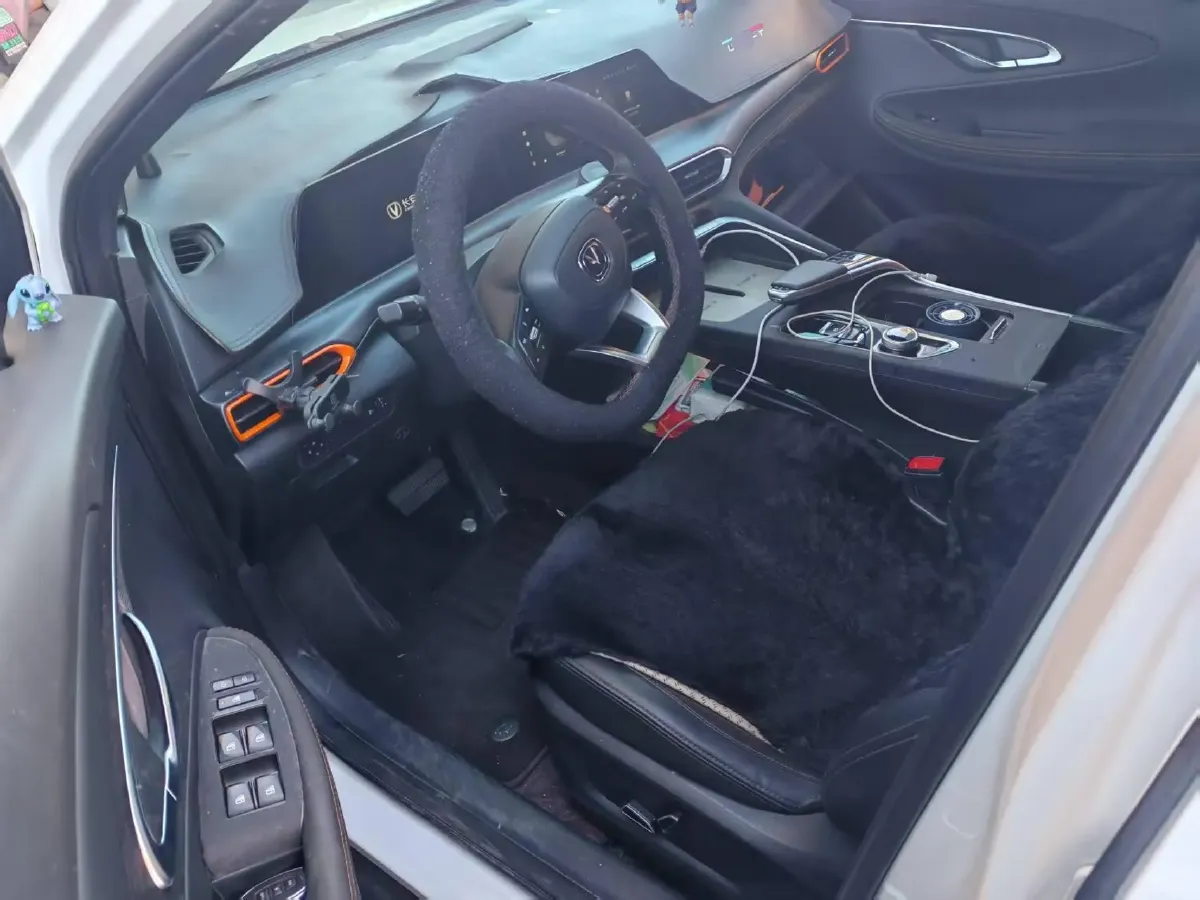 2022 ChangAn UNI-T 1.5T 188HP L4 7DCT,autocango,china used car exporter,china ev exporter,chinese used car exporter,chinese used ev exporter