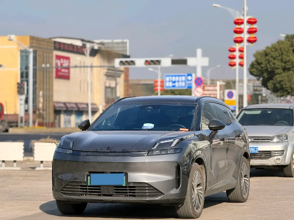 2023 LYNK&CO 08 EM-P 1.5T 163HP L4 3DHT PHEV 39.8KWH