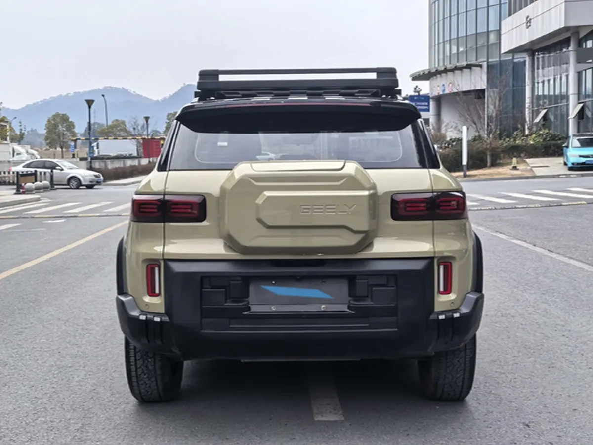 2025 Geely Cowboy 1.5T 181HP L4 7DCT,autocango,china used car exporter,china ev exporter,chinese used car exporter,chinese used ev exporter