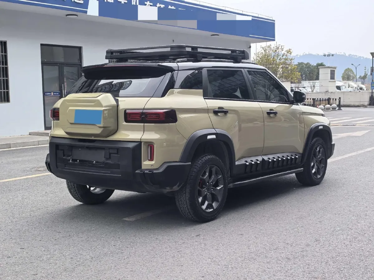 2025 Geely Cowboy 1.5T 181HP L4 7DCT,autocango,china used car exporter,china ev exporter,chinese used car exporter,chinese used ev exporter