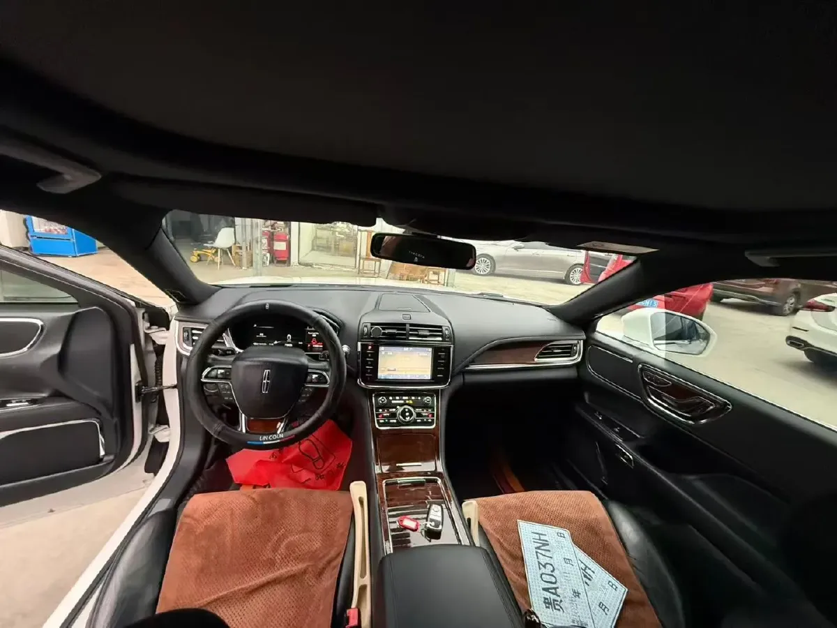 2017 Lincoln Continental 2.0T 261HP L4 6AT,autocango,china used car exporter,china ev exporter,chinese used car exporter,chinese used ev exporter