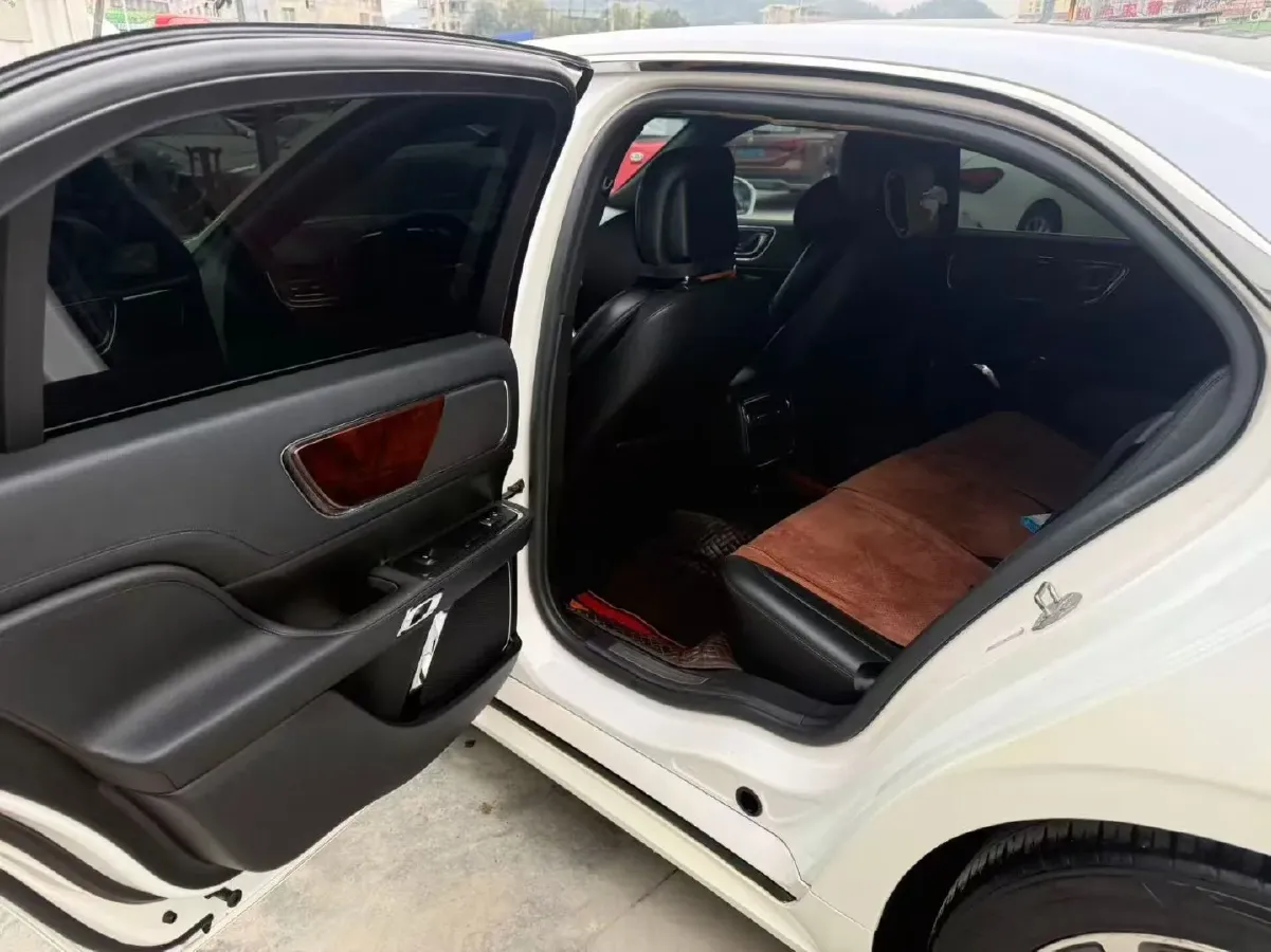 2017 Lincoln Continental 2.0T 261HP L4 6AT,autocango,china used car exporter,china ev exporter,chinese used car exporter,chinese used ev exporter