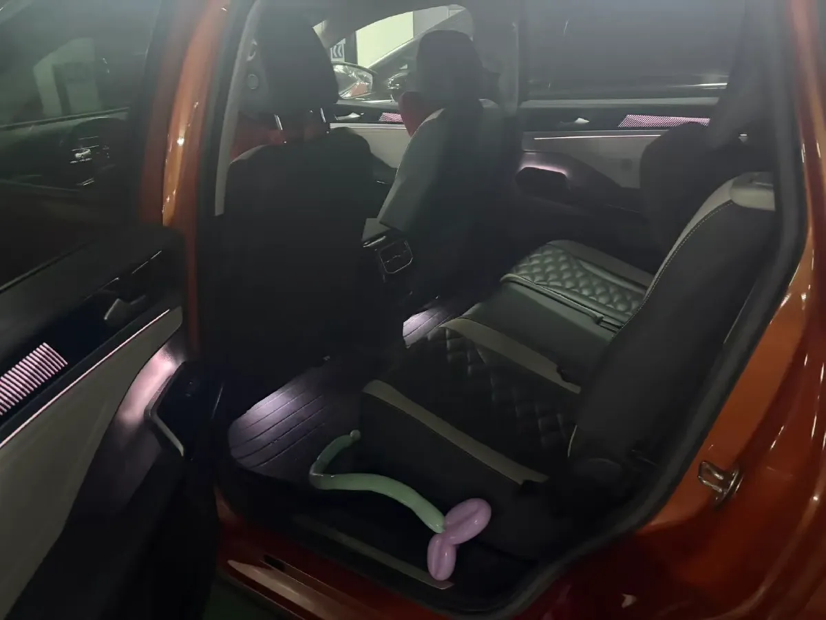 2021 Volkswagen ID.6 Crozz BEV 84.8KWH,autocango,china used car exporter,china ev exporter,chinese used car exporter,chinese used ev exporter