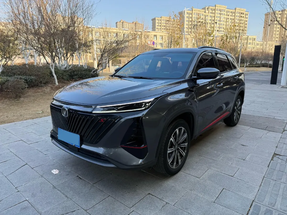 2022 ChangAn CS75 Plus 2.0T 233HP L4 8AT,autocango,china used car exporter,china ev exporter,chinese used car exporter,chinese used ev exporter