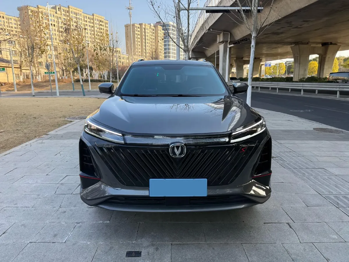 2022 ChangAn CS75 Plus 2.0T 233HP L4 8AT,autocango,china used car exporter,china ev exporter,chinese used car exporter,chinese used ev exporter