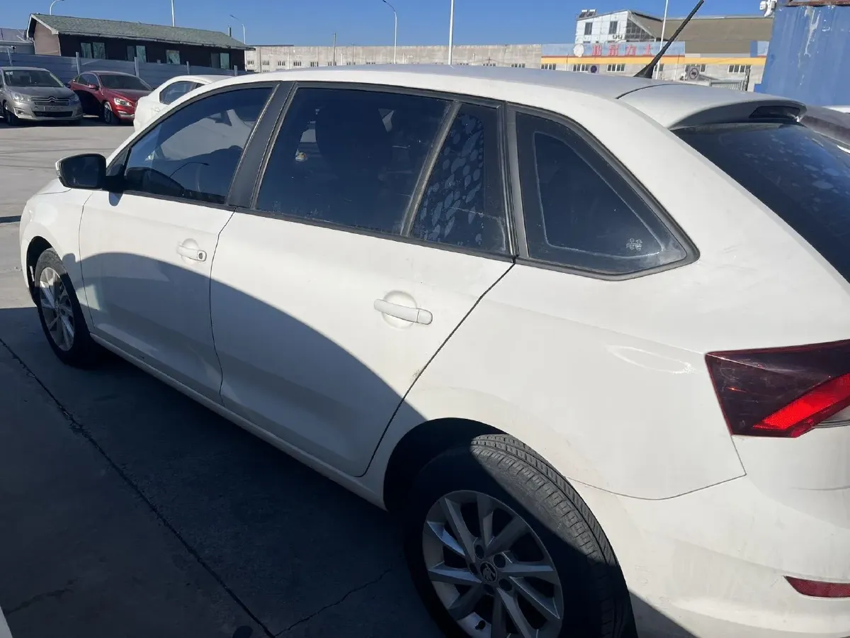 2020 Skoda Rapid Spaceback 1.5L 112HP L4 6AT,autocango,china used car exporter,china ev exporter,chinese used car exporter,chinese used ev exporter