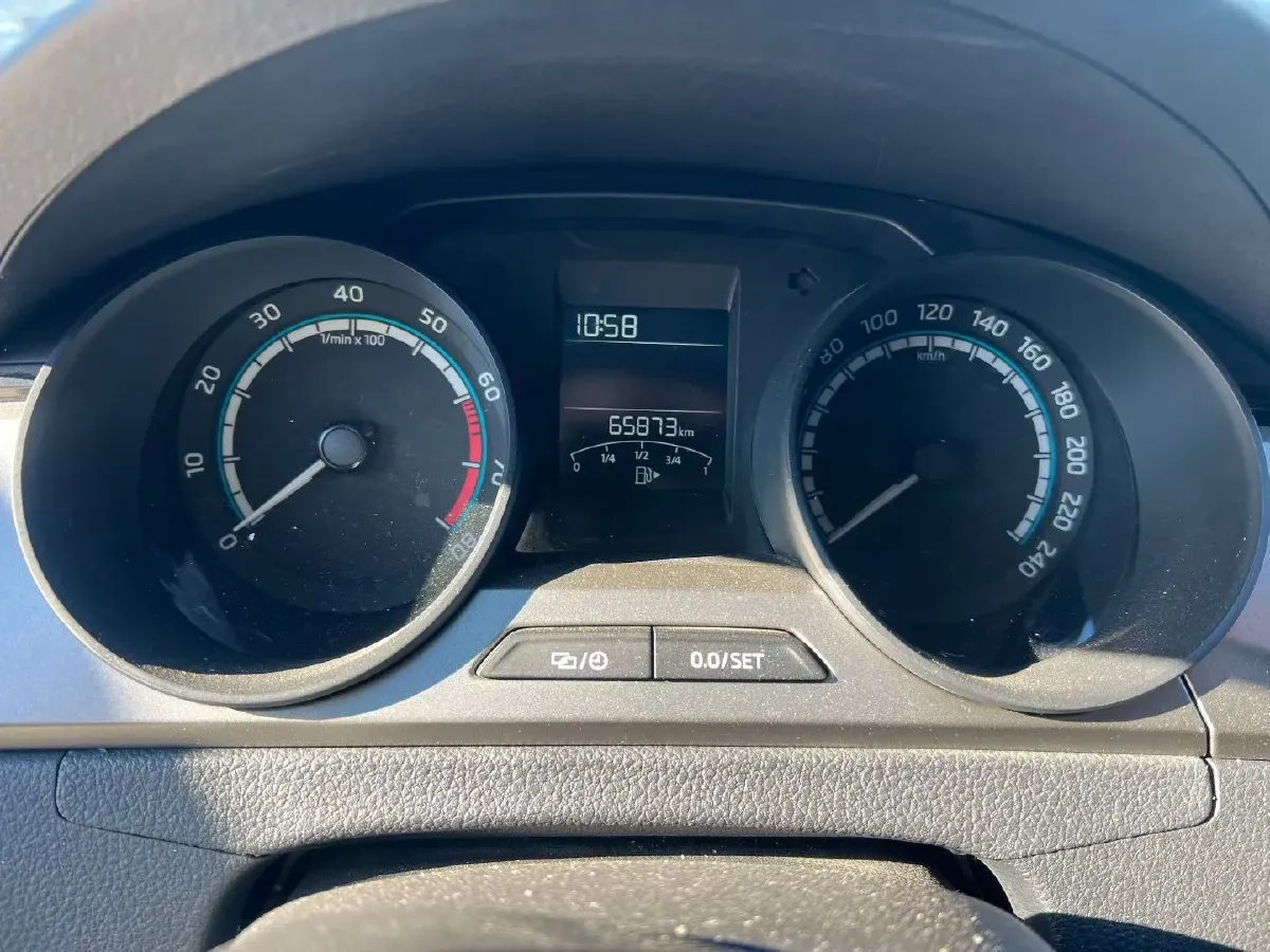 2020 Skoda Rapid Spaceback 1.5L 112HP L4 6AT,autocango,china used car exporter,china ev exporter,chinese used car exporter,chinese used ev exporter