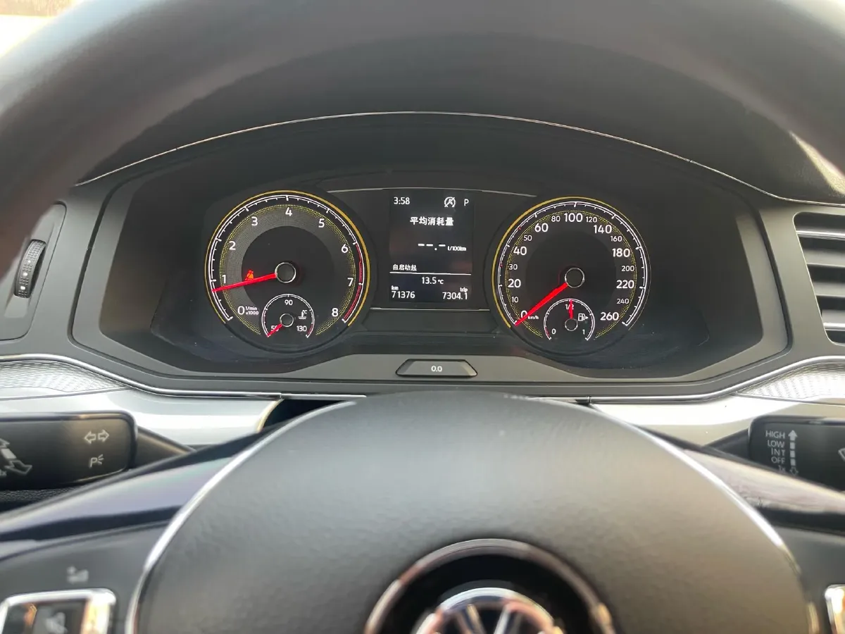 2019 Volkswagen T-Cross 1.4T 150HP L4 7DCT,autocango,china used car exporter,china ev exporter,chinese used car exporter,chinese used ev exporter