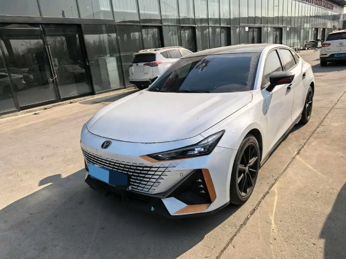 2022 ChangAn UNI-V 1.5T 188HP L4 7DCT