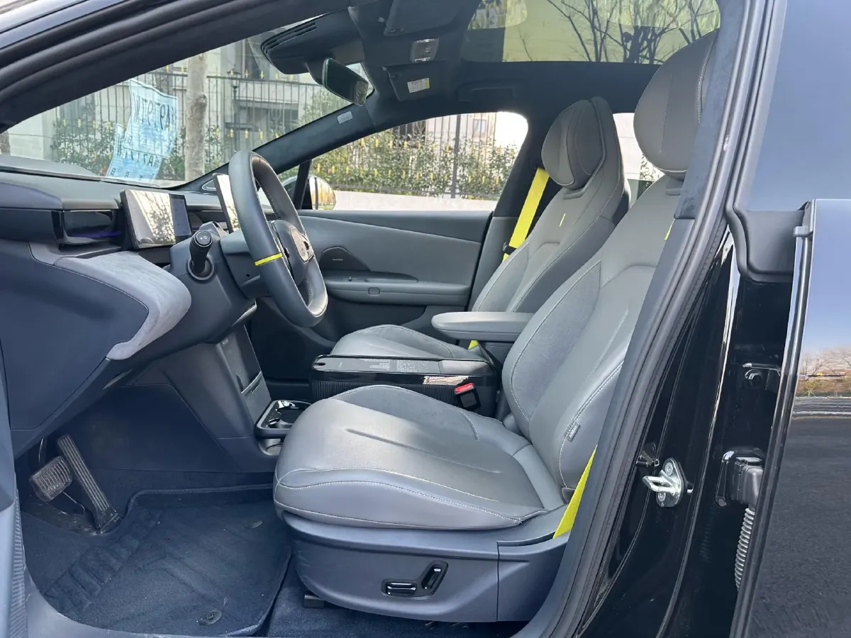 2025 Dongfeng Z9 2.0T 258HP L4 8AT,autocango,china used car exporter,china ev exporter,chinese used car exporter,chinese used ev exporter