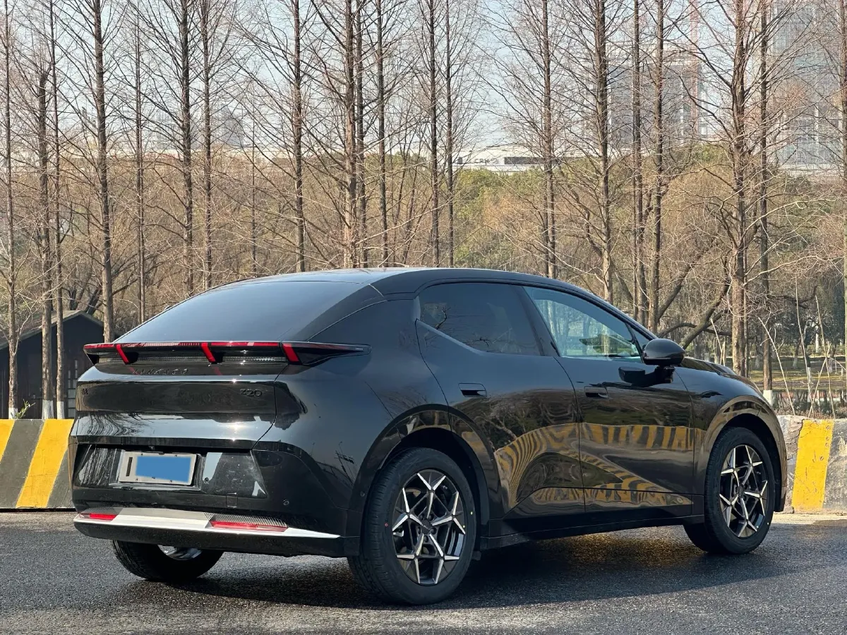 2025 Dongfeng Z9 2.0T 258HP L4 8AT,autocango,china used car exporter,china ev exporter,chinese used car exporter,chinese used ev exporter