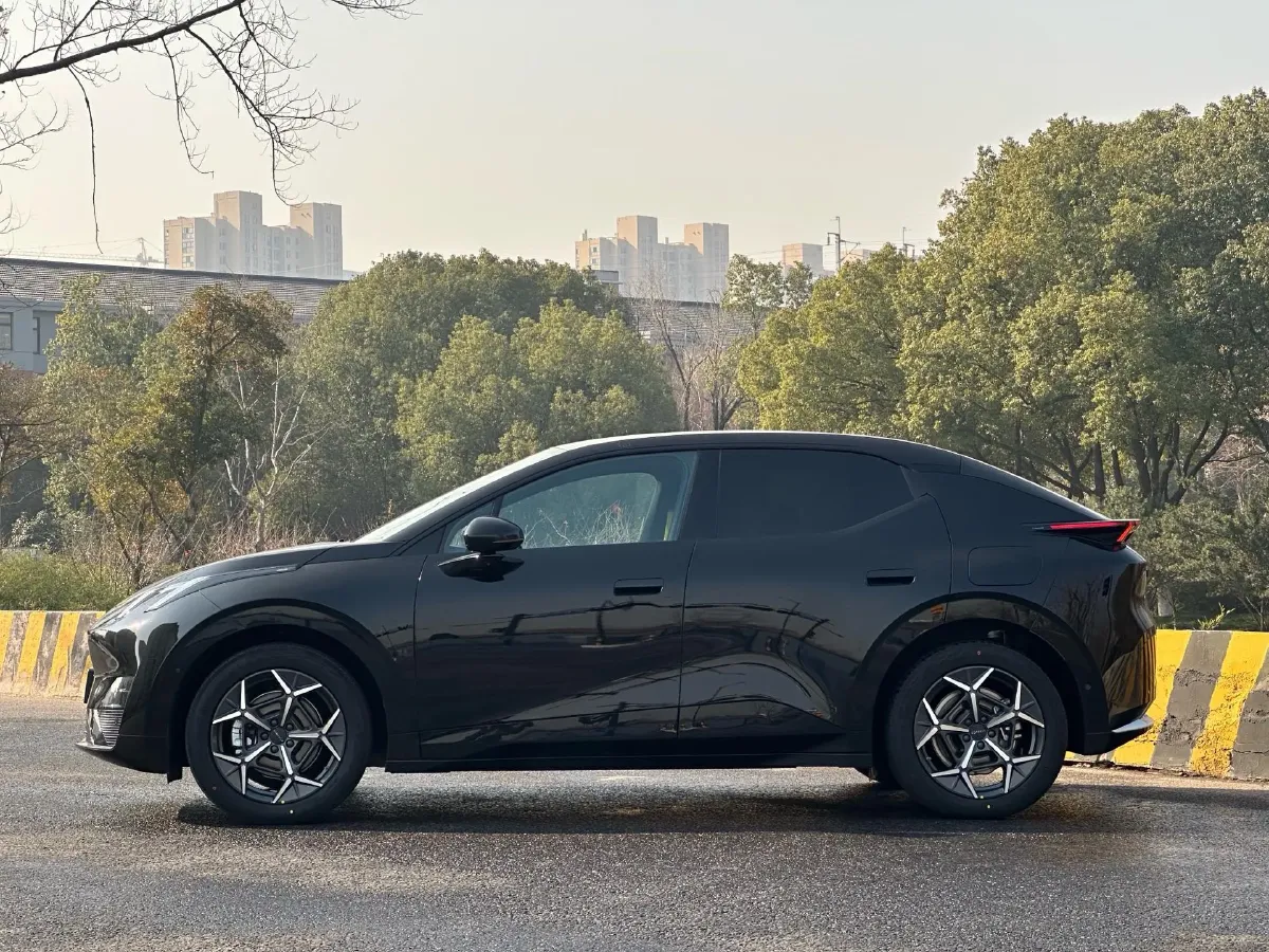 2025 Dongfeng Z9 2.0T 258HP L4 8AT,autocango,china used car exporter,china ev exporter,chinese used car exporter,chinese used ev exporter