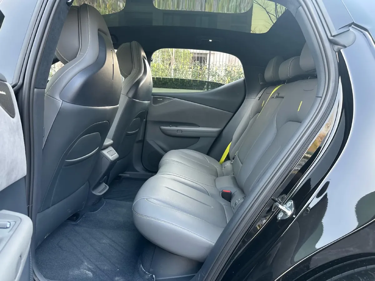 2025 Dongfeng Z9 2.0T 258HP L4 8AT,autocango,china used car exporter,china ev exporter,chinese used car exporter,chinese used ev exporter