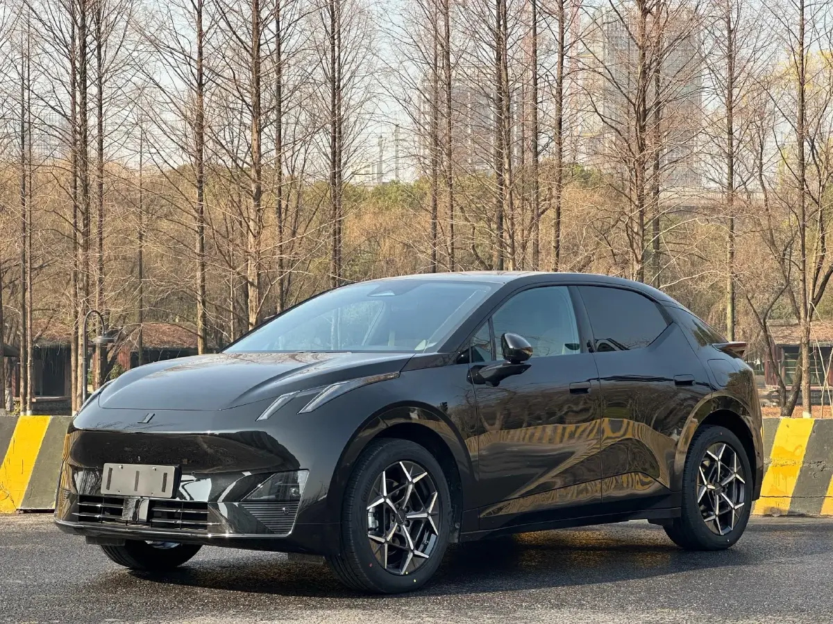 2025 Dongfeng Z9 2.0T 258HP L4 8AT