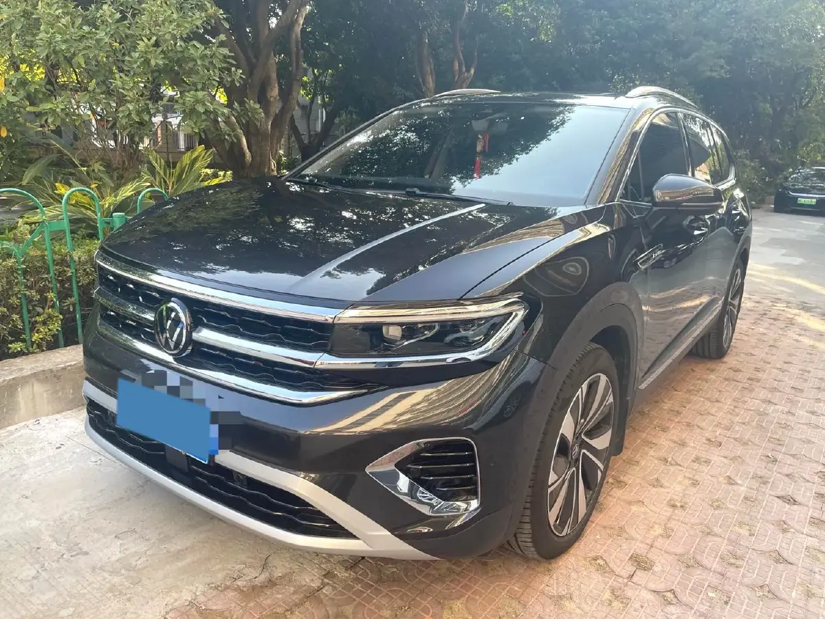 2024 Volkswagen Talagon 2.0T 220HP L4 7DCT