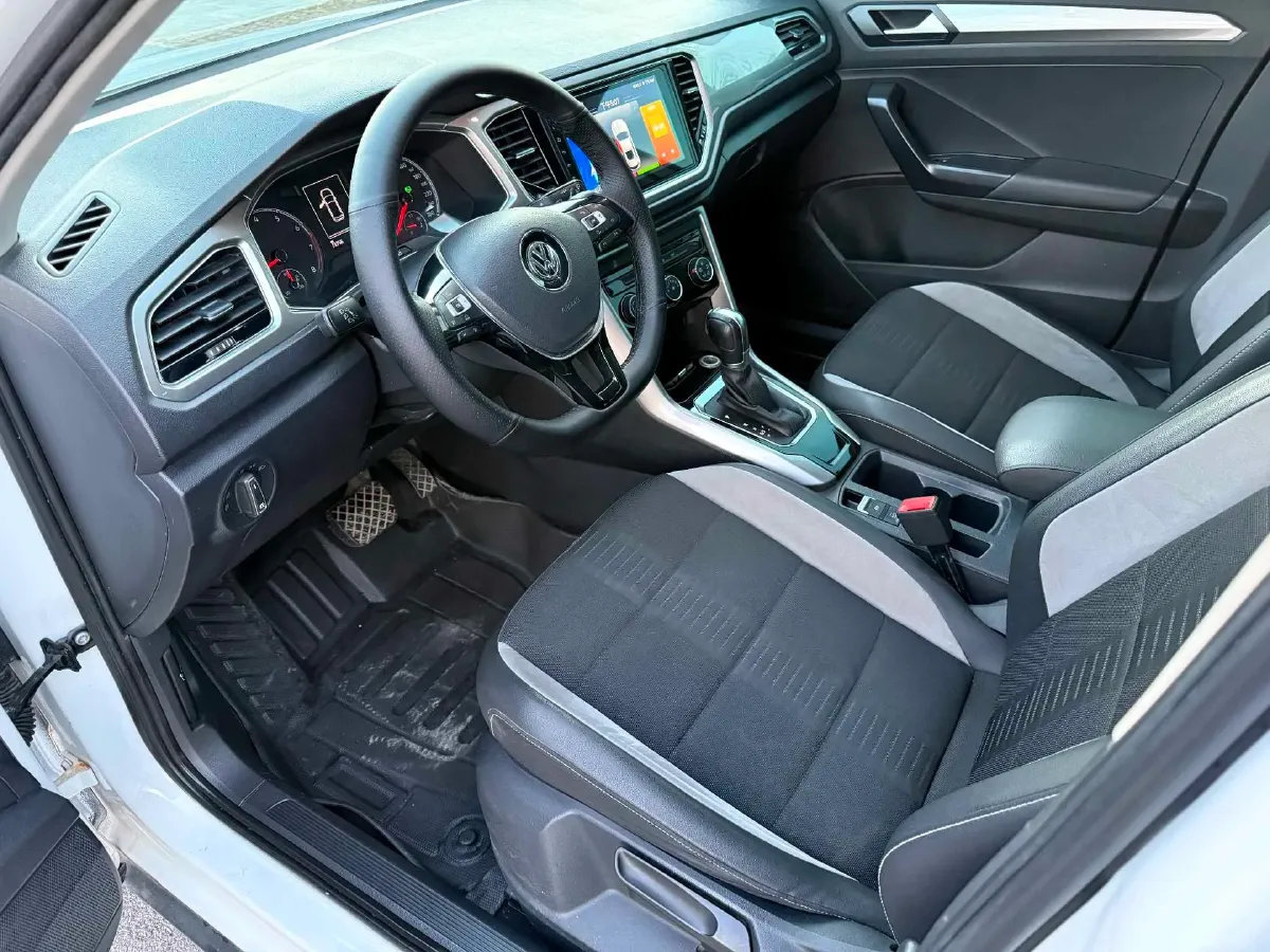 2019 Volkswagen T-Roc 1.4T 131HP L4 7DCT,autocango,china used car exporter,china ev exporter,chinese used car exporter,chinese used ev exporter