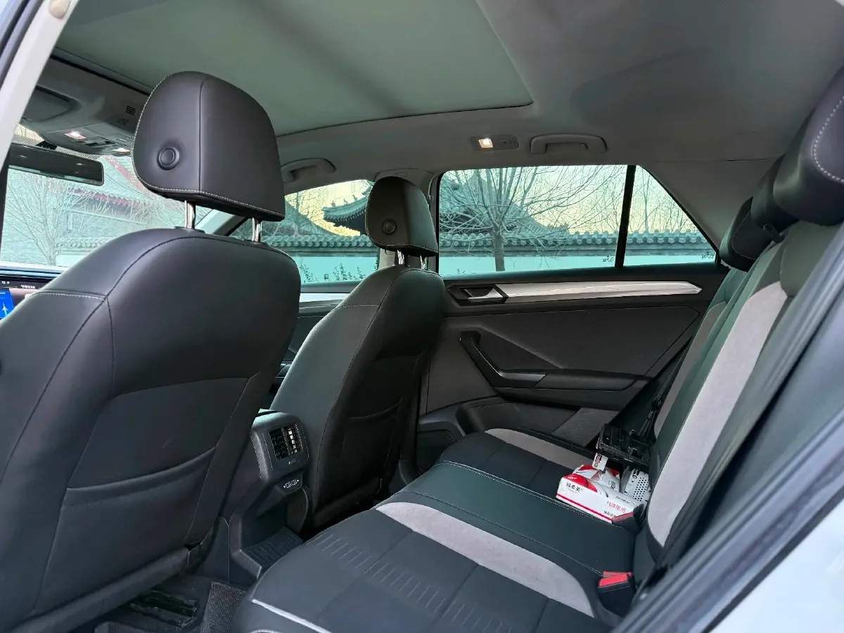 2019 Volkswagen T-Roc 1.4T 131HP L4 7DCT,autocango,china used car exporter,china ev exporter,chinese used car exporter,chinese used ev exporter