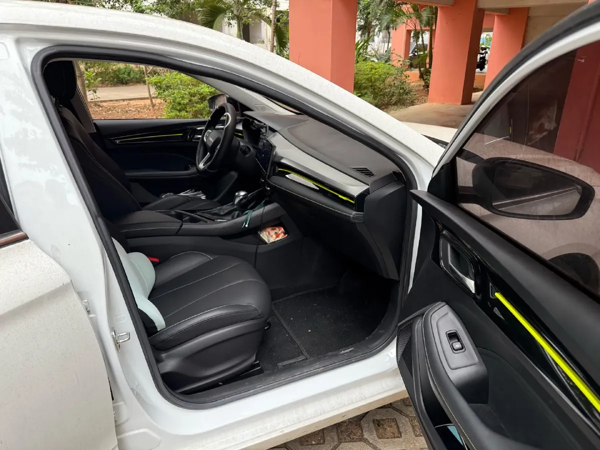 2021 Roewe i5 1.5L 120HP L4 CVT,autocango,china used car exporter,china ev exporter,chinese used car exporter,chinese used ev exporter