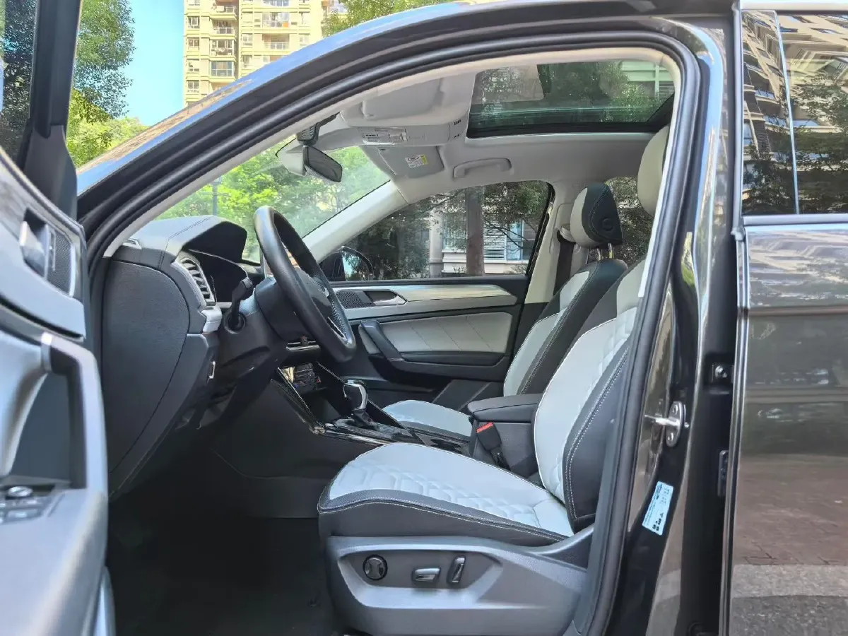 2024 Volkswagen Tayron 2.0T 186HP L4 7DCT,autocango,china used car exporter,china ev exporter,chinese used car exporter,chinese used ev exporter