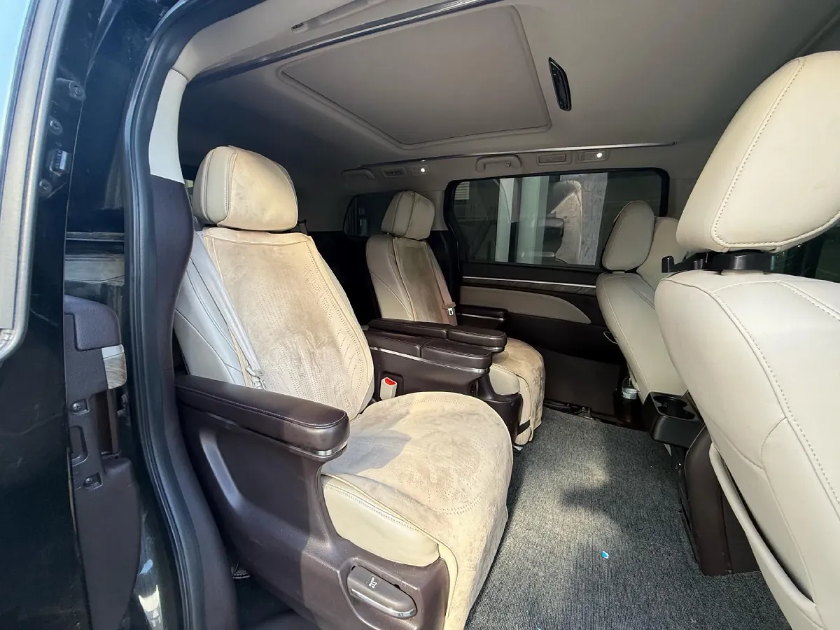 2021 GAC Trumpchi M8 2.0T 252HP L4 8AT,autocango,china used car exporter,china ev exporter,chinese used car exporter,chinese used ev exporter