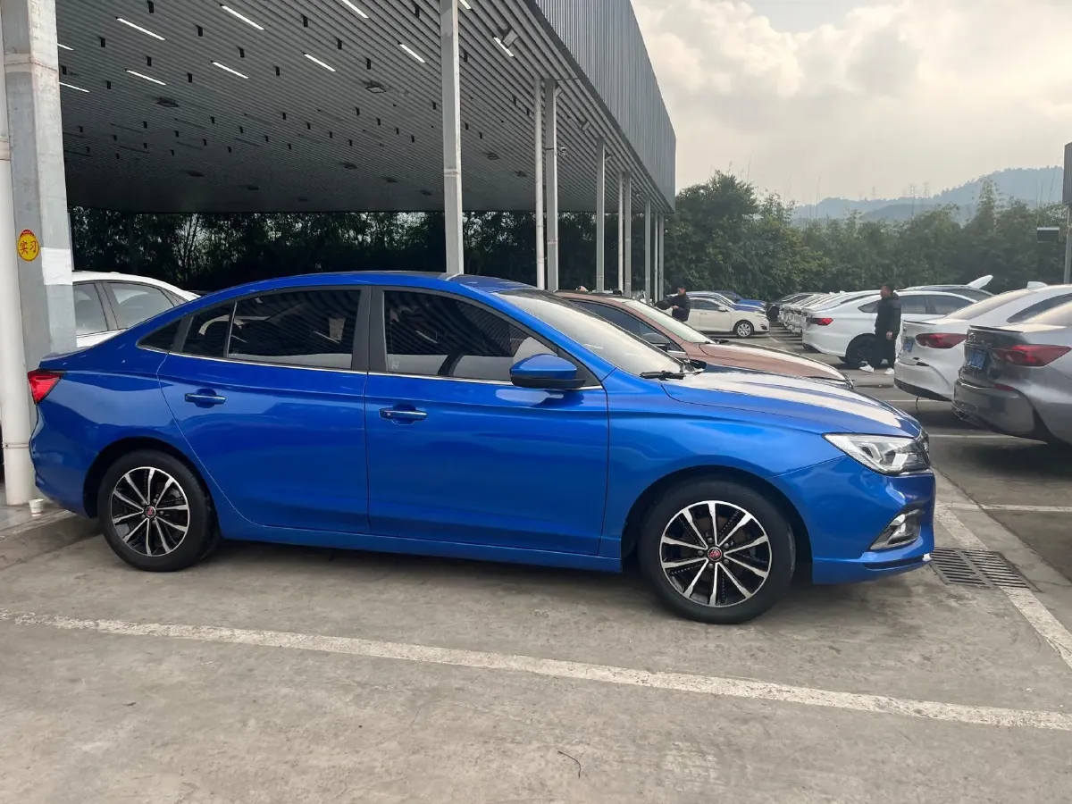 2020 Roewe i5 1.5L 120HP L4 5MT,autocango,china used car exporter,china ev exporter,chinese used car exporter,chinese used ev exporter