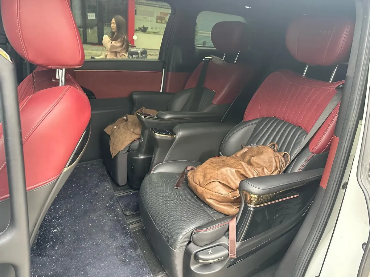 2023 GAC Trumpchi M8 2.0T 252HP L4 8AT,autocango,china used car exporter,china ev exporter,chinese used car exporter,chinese used ev exporter