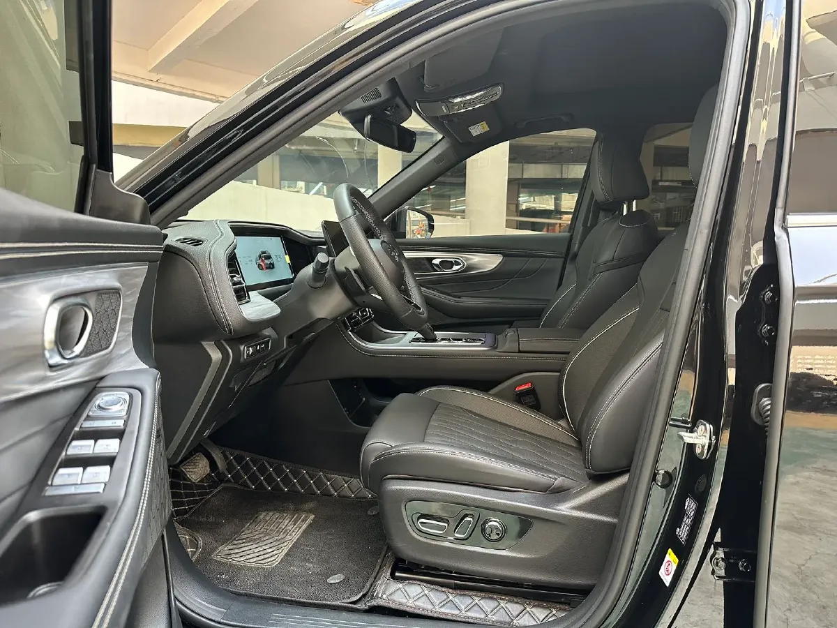 2024 GAC Trumpchi GS8 2.0T 252HP L4 8AT,autocango,china used car exporter,china ev exporter,chinese used car exporter,chinese used ev exporter