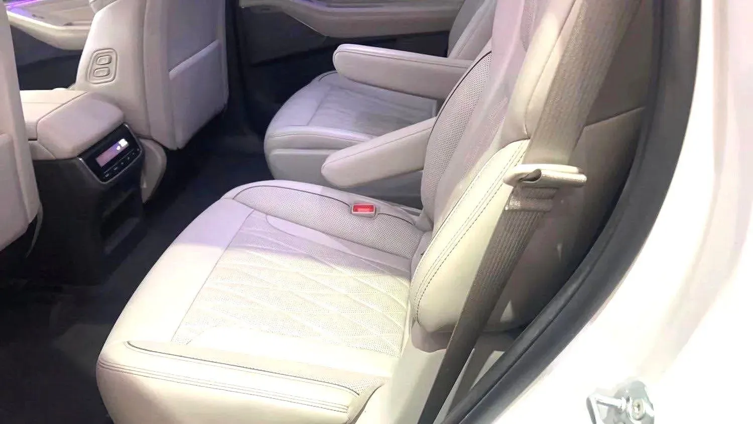 2022 GAC Trumpchi GS8 2.0T 252HP L4 8AT,autocango,china used car exporter,china ev exporter,chinese used car exporter,chinese used ev exporter