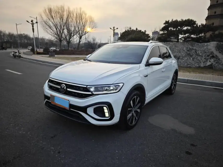 2023 Volkswagen T-Roc 1.5T 160HP L4 7DCT