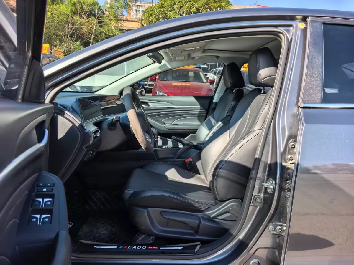 2021 ChangAn Eado 1.6L 128HP L4 5MT,autocango,china used car exporter,china ev exporter,chinese used car exporter,chinese used ev exporter