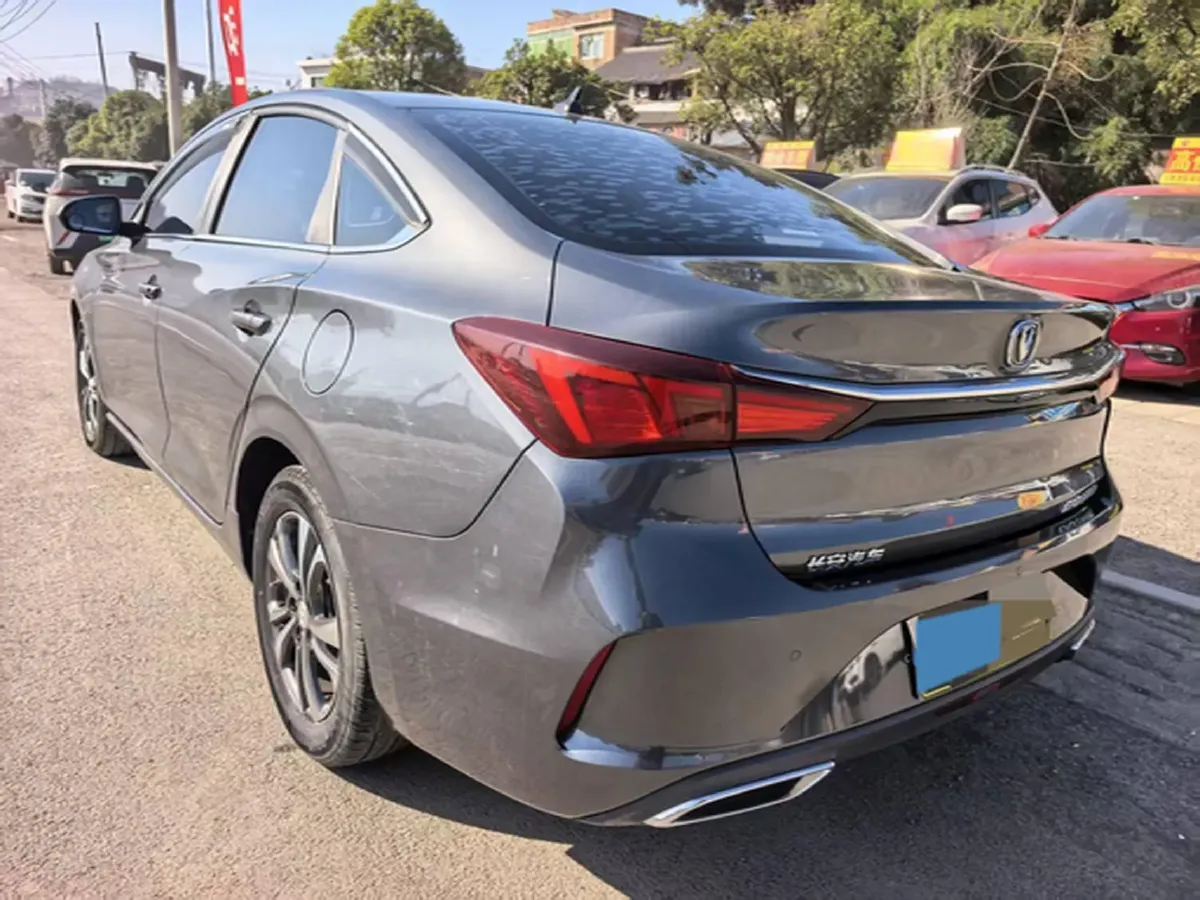 2021 ChangAn Eado 1.6L 128HP L4 5MT,autocango,china used car exporter,china ev exporter,chinese used car exporter,chinese used ev exporter