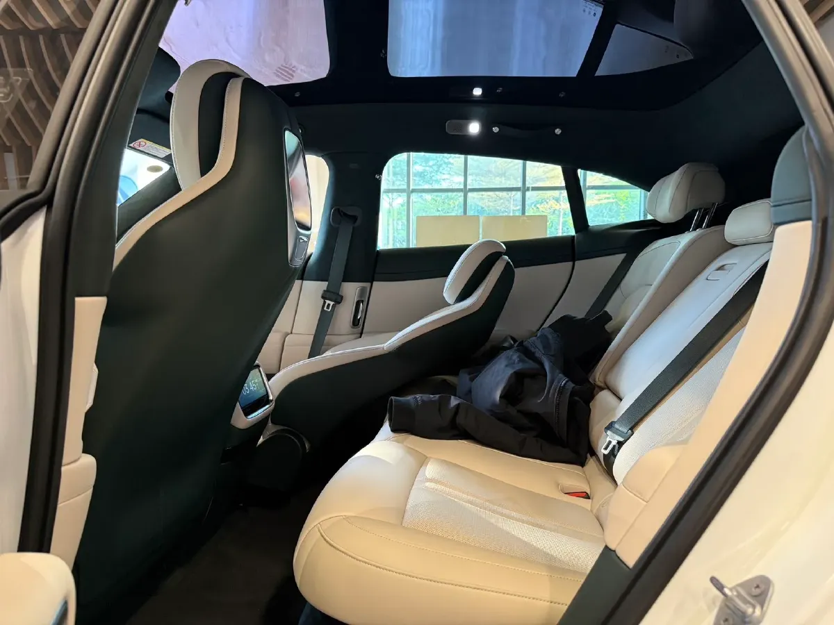 2025 MI YU7 BEV 101.7KWH,autocango,china used car exporter,china ev exporter,chinese used car exporter,chinese used ev exporter