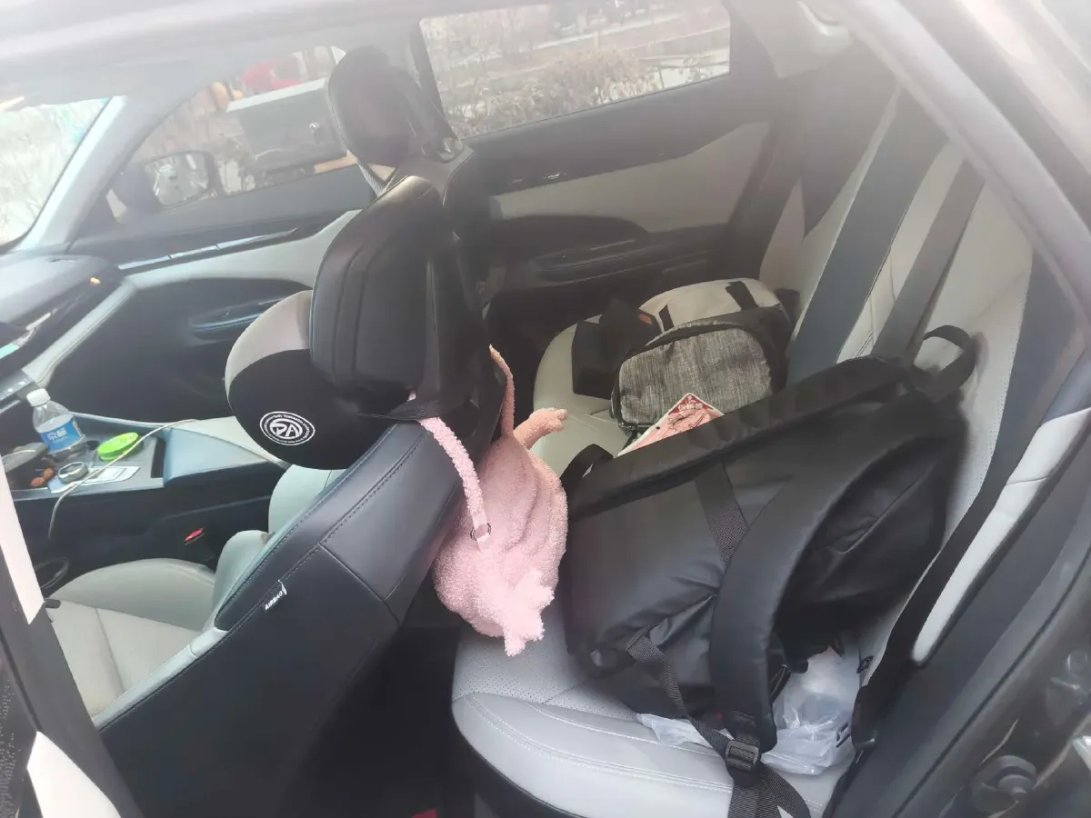 2023 ChangAn UNI-V iDD 1.5T 170HP L4 6TCT PHEV 18.4KWH,autocango,china used car exporter,china ev exporter,chinese used car exporter,chinese used ev exporter