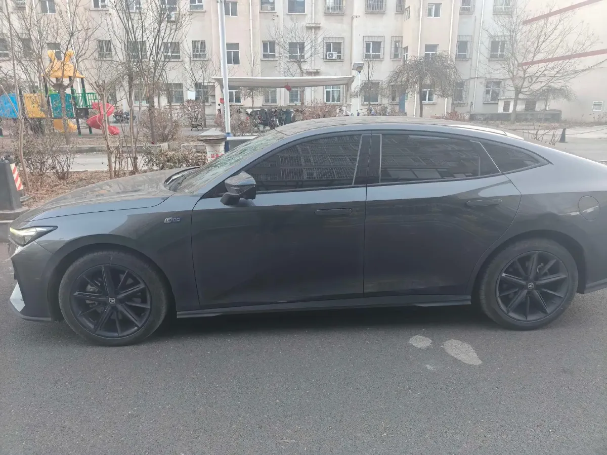 2023 ChangAn UNI-V iDD 1.5T 170HP L4 6TCT PHEV 18.4KWH,autocango,china used car exporter,china ev exporter,chinese used car exporter,chinese used ev exporter