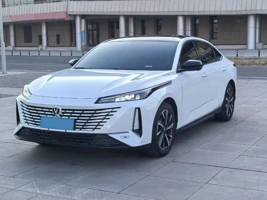 2025 ChangAn Eado 1.5T 192HP L4 7DCT,autocango,china used car exporter,china ev exporter,chinese used car exporter,chinese used ev exporter