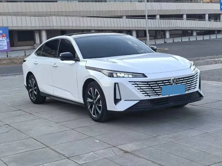 2025 ChangAn Eado 1.5T 192HP L4 7DCT,autocango,china used car exporter,china ev exporter,chinese used car exporter,chinese used ev exporter