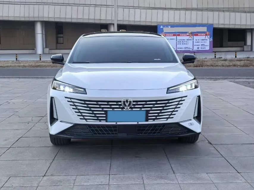2025 ChangAn Eado 1.5T 192HP L4 7DCT,autocango,china used car exporter,china ev exporter,chinese used car exporter,chinese used ev exporter