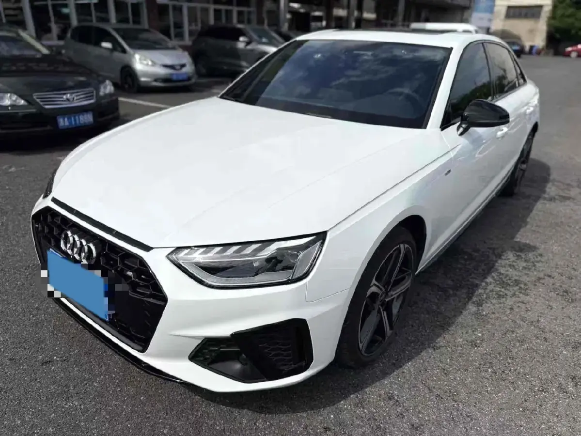 2024 Audi A4L 2.0T 190HP L4 7DCT