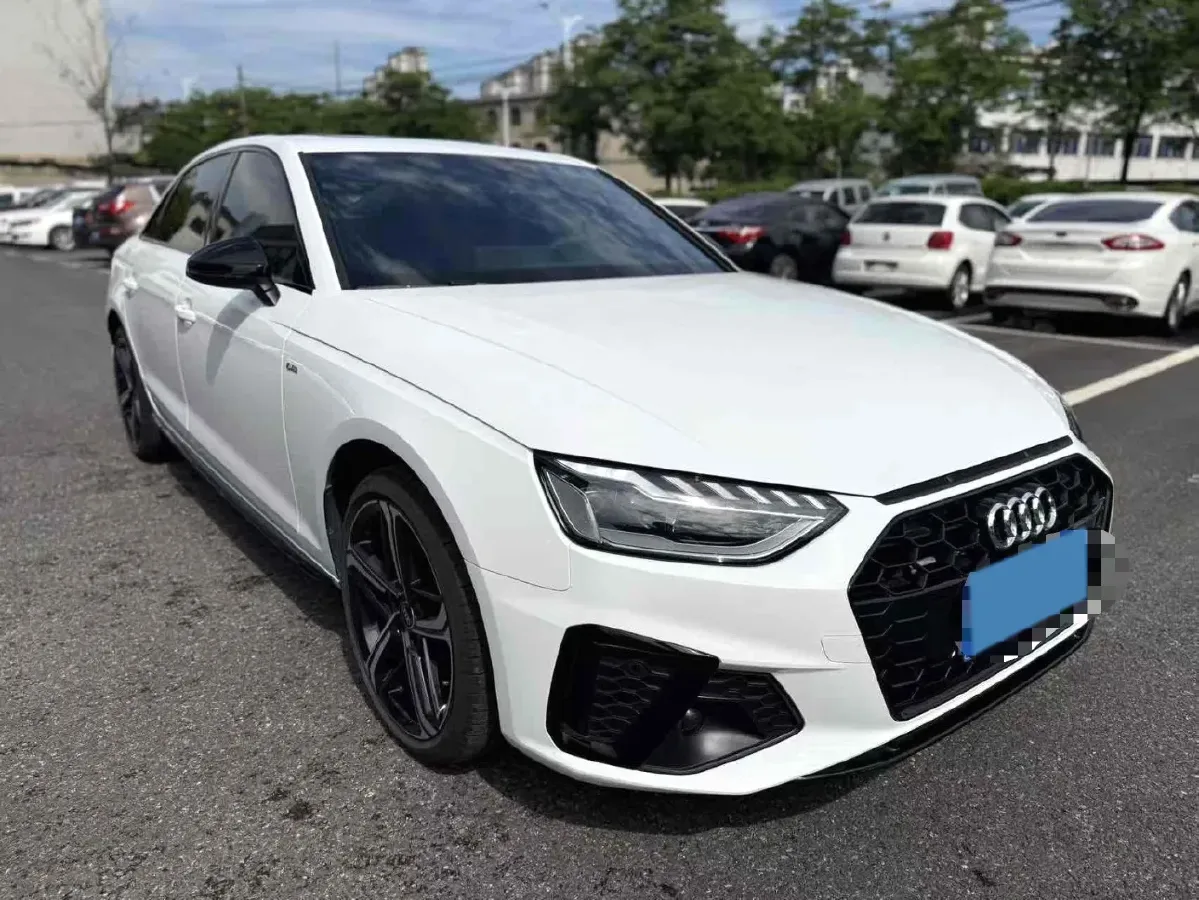 2024 Audi A4L 2.0T 190HP L4 7DCT,autocango,china used car exporter,china ev exporter,chinese used car exporter,chinese used ev exporter